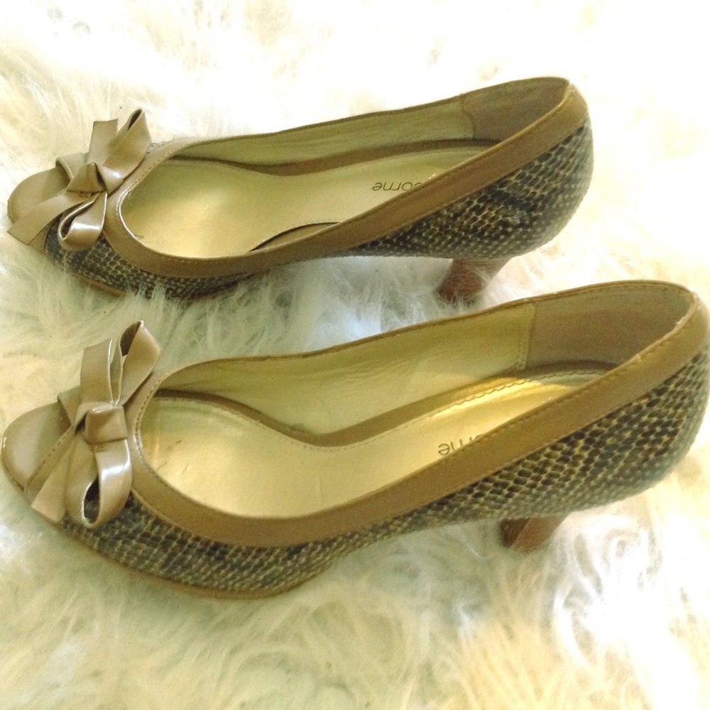 Liz Claiborne tan snake-skin peep toe heels